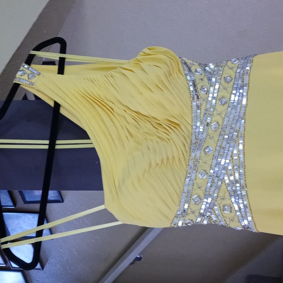 Vibrant Yellow Caché Beaded One-Shoulder Gown Full-Length Dress Women's 10 NWT - Picture 2 of 11